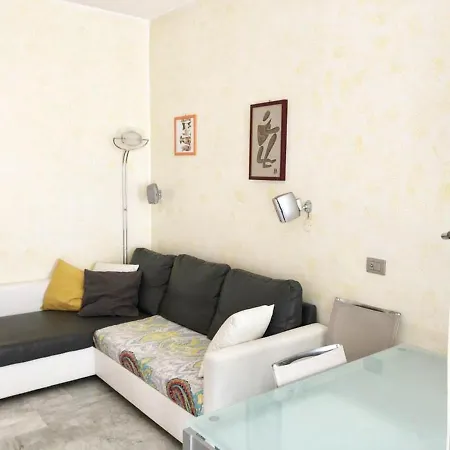 4 Bed In 7 Min Duomo Up To 6 Peop Apartment