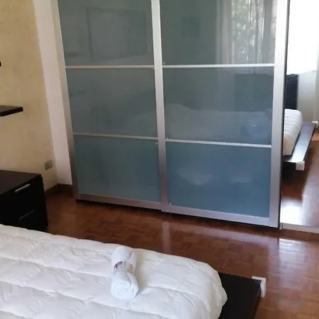 4 Bed In 7 Min Duomo Up To 6 Peop Apartment *